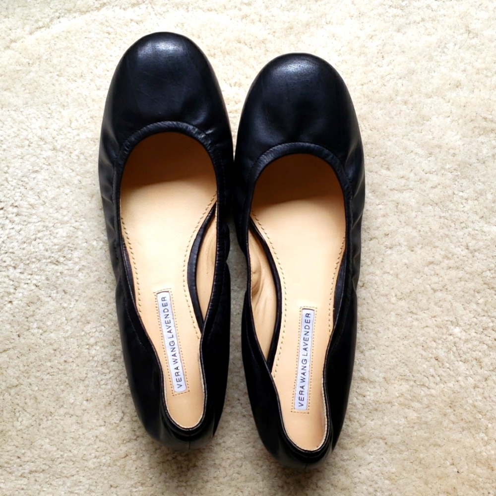 NWOT Vera Wang Lavendar Label Black Leather Lillian Flats Sizez 8.5